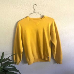 90’s yellow pullover